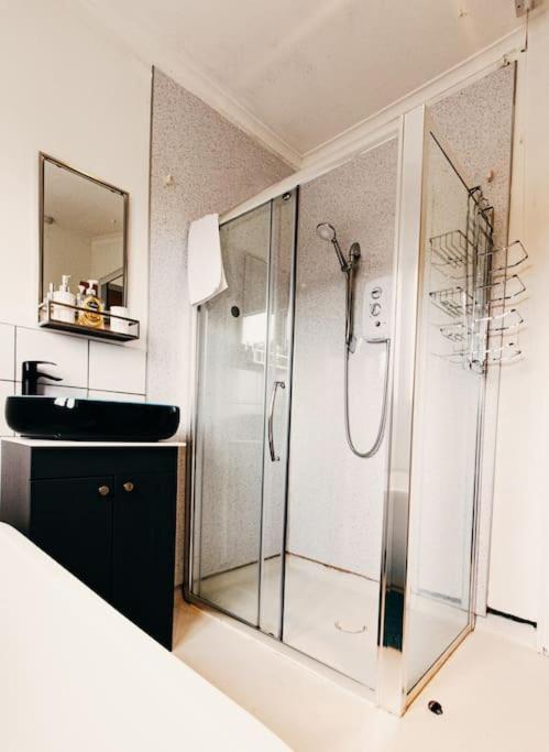 Friars Bush House Belfast - Stunning 4 Bedroom Detached House In Exclusive Queens Quarter Luxury Belfast City Centre מראה חיצוני תמונה