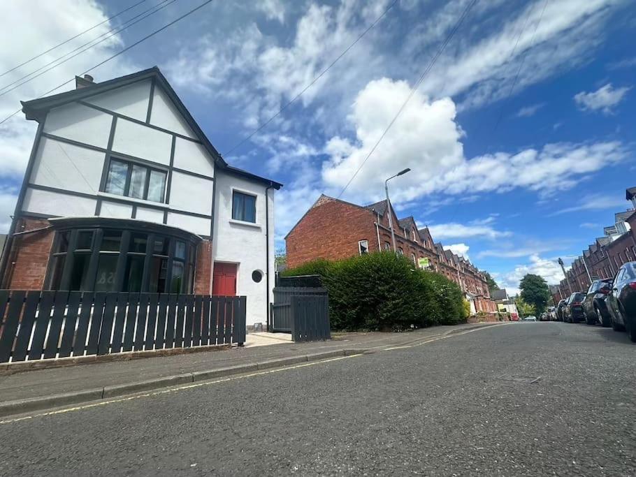 Friars Bush House Belfast - Stunning 4 Bedroom Detached House In Exclusive Queens Quarter Luxury Belfast City Centre מראה חיצוני תמונה